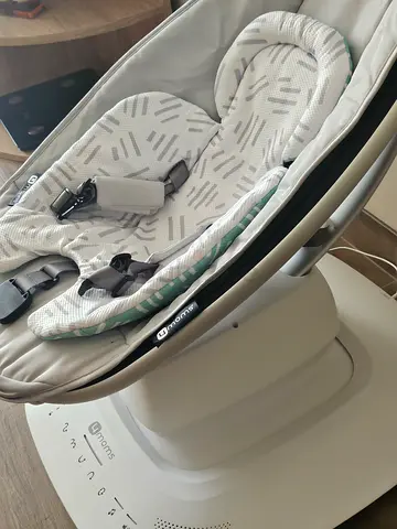 4moms MamaRoo Infant Seat Insert with Harness - Good Condition