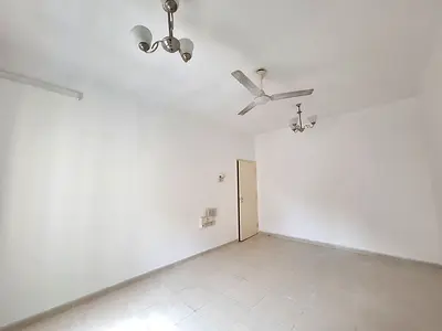 عرض مميز | شهر مجاني | شقة بغرفة نوم واحدة | مطبخ منفصل | شرفة | مكيف سبليت | مبنى عائلي | موقع متميز 📍