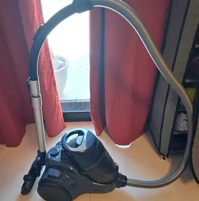 Compact canister vacuum cleaner - working condition