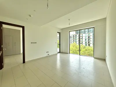 Spacious 1BR | Dual-Access Balcony | Park View