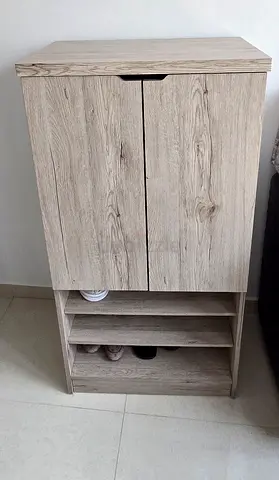 Compact wooden shoe cabinet with storage shelves - light oak finish