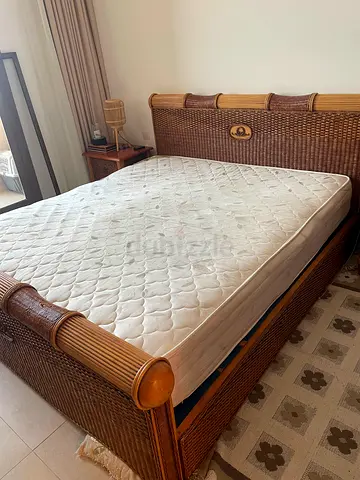 King size bed with matress incl. 2 night stands