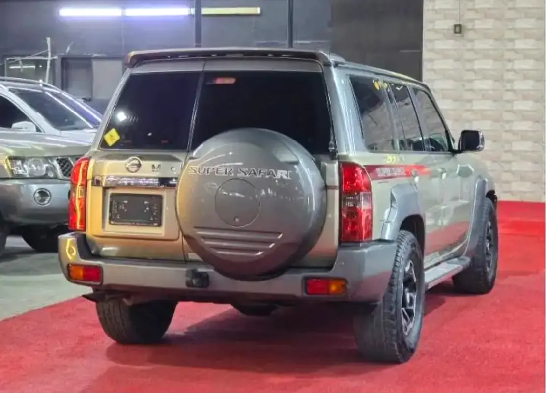 Nissan Patrol 2020 — photo 1 of 6