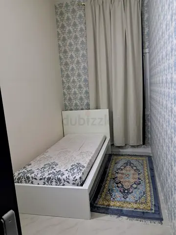 room for lady to rent