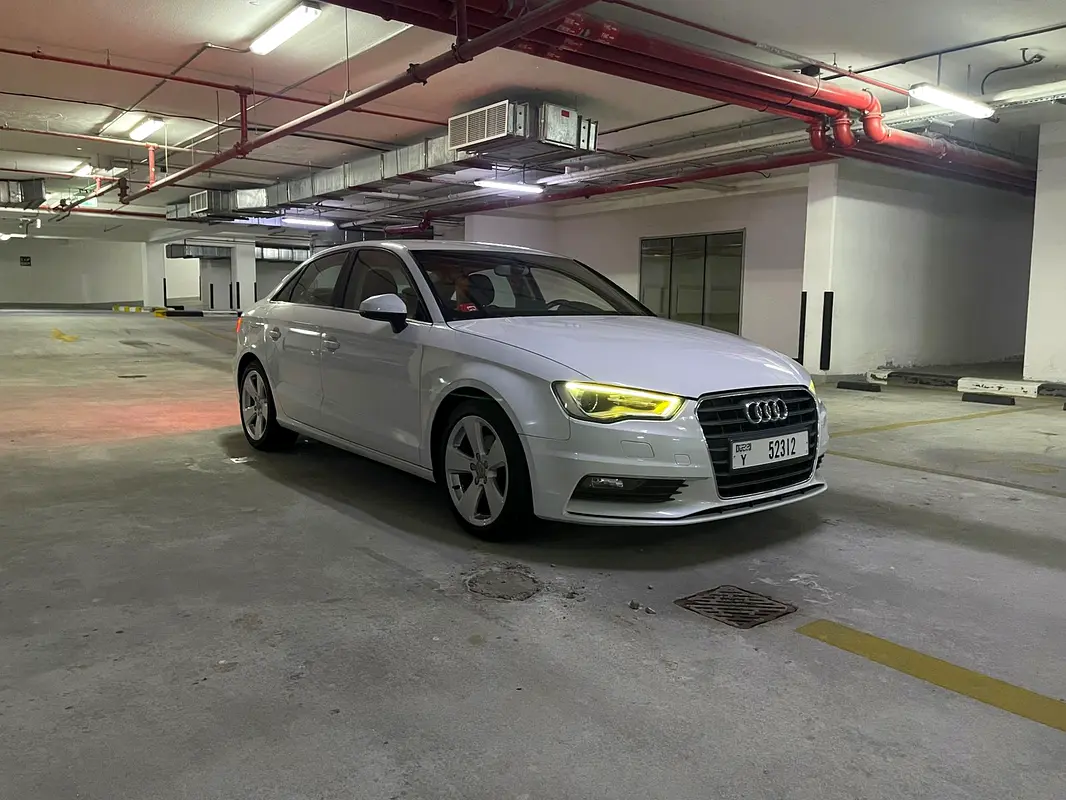 Audi A3 2015 — photo 1 of 11