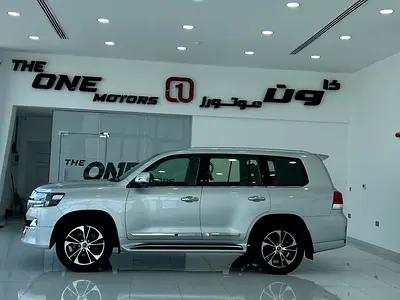Toyota Land Cruiser GXR Grand Touring 2021 | GCC Specs | Pristine Condition