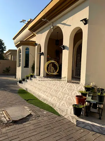 Villa for sale in Al-Ramtha, Sharjah Emirate. Great location, second row from the main street, righ