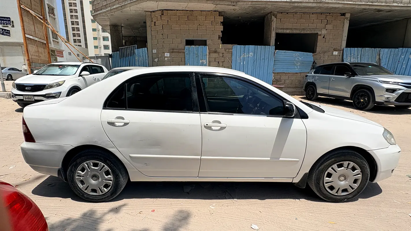 Toyota Corolla 2001 — photo 1 of 3