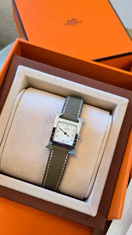 Hermès Cape Cod GM Ladies Watch with Grey Leather Strap - Good Condition