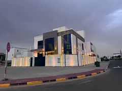 Corner villa with two floors and a rooftop, 6 master bedrooms, swimming pool, and elevator. Land are