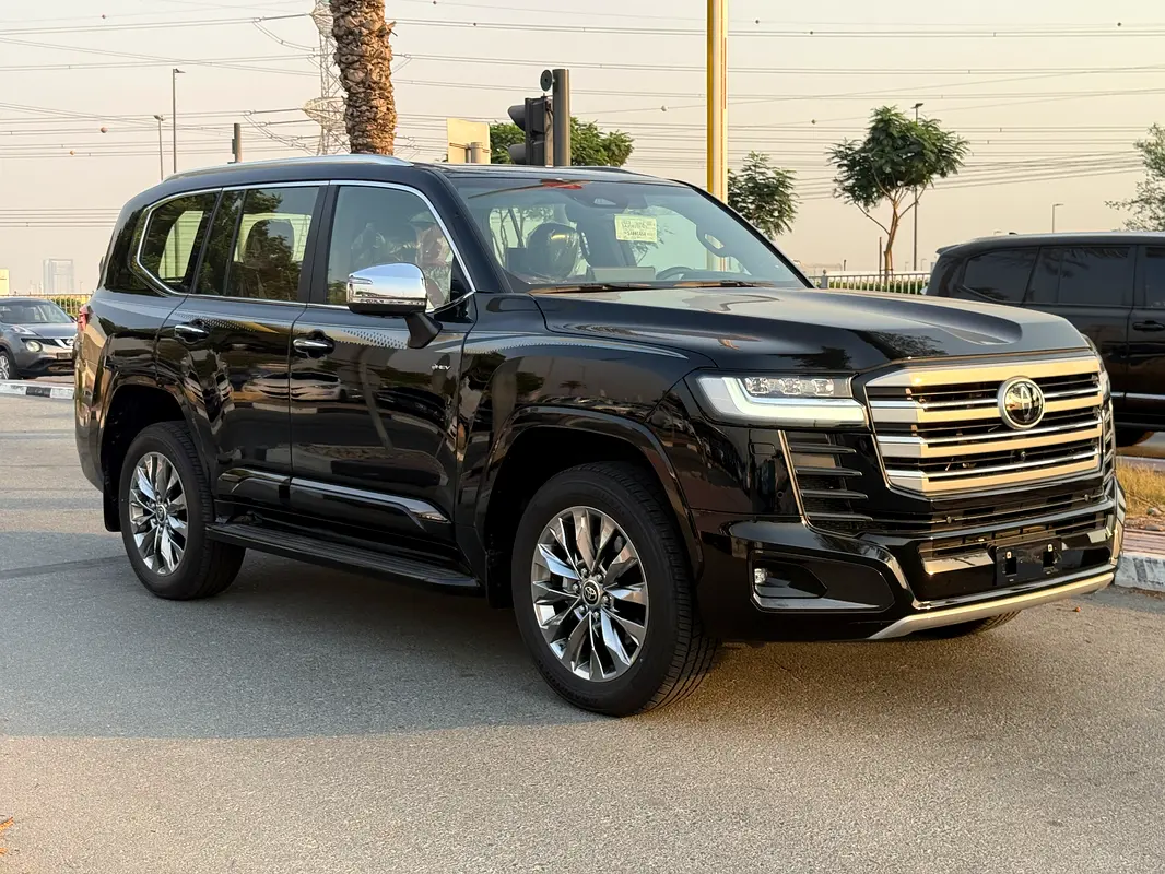 Toyota Land Cruiser 2025 — photo 1 of 18