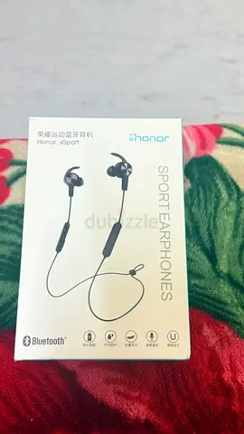 Honor AM61 sports neckband.