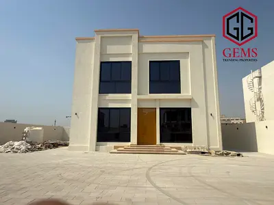 BRAND NEW LUXURY VILLA | SPACIOUS | MAID ROOM
