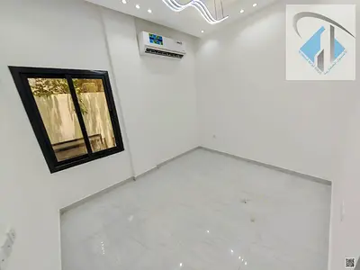 فيلا للايجار 5 غرف مع خزانه حائط مع رووف