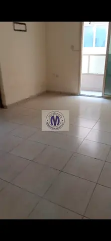 شقة مكونة من غرفتي نوم وصالة متاحة للإيجار في النعيمية، عجمان...