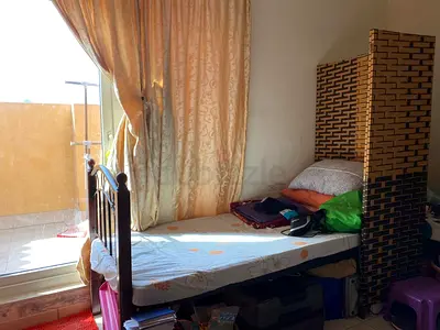 Clean Furnished Bed Sapce for Ladies near Insurance Market Metro Station