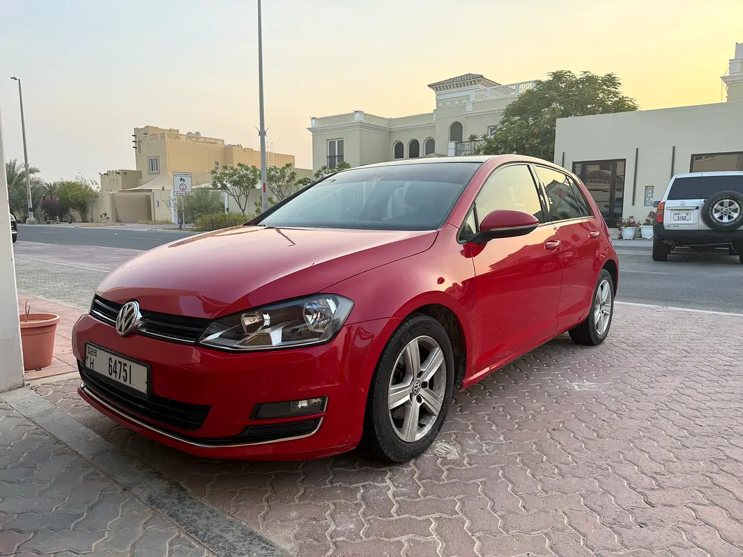 Volkswagen Golf 2014 — photo 1 of 10