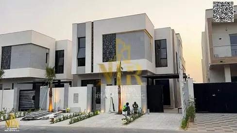 فيلا سوبر مودرن بالقرب من شارع الإمارات العابر، طابقين، 5 غرف واسعة، تشطيبات فاخرة، والسعر شامل الكهرباء والمياه والمكيفات.