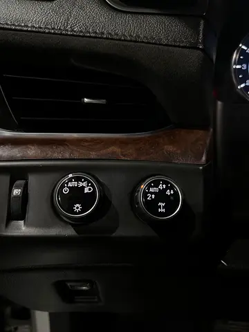 2016 Cadillac ESCALADE 缩略图 15