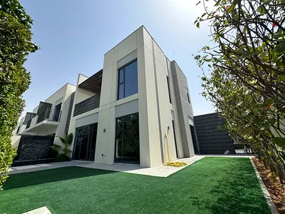SINGLE ROW | LANDSCAPED | HIGH DEMAND
