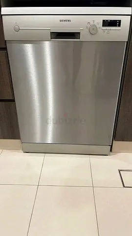 Siemens brand dishwasher 2 racks.