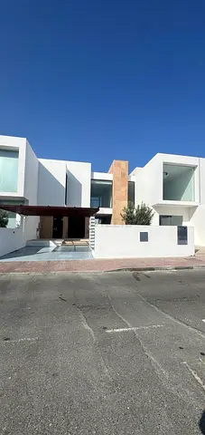 Commercial Villa located in Umm Sheef Road Jumeira, Dubai