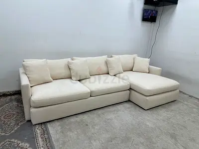 Brand new condition cratebarrel sofa
