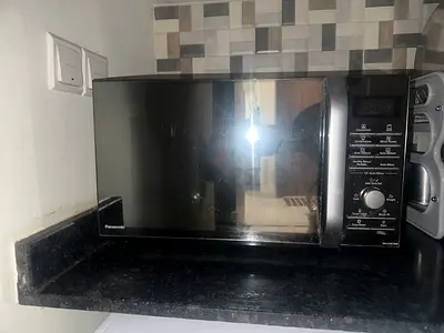 Panasonic countertop microwave in excellent working condition