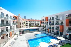 Vacant 2 BR | Pool View | Furnished