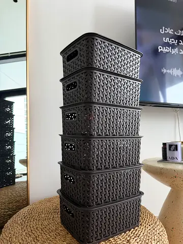 Small woven storage box (25 x 20 x H10 cm) - like new