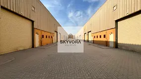 Prime Warehouse in Al Quoz | 2,750 Sq. Ft. | Ideal for Catering &amp; Commercial Use