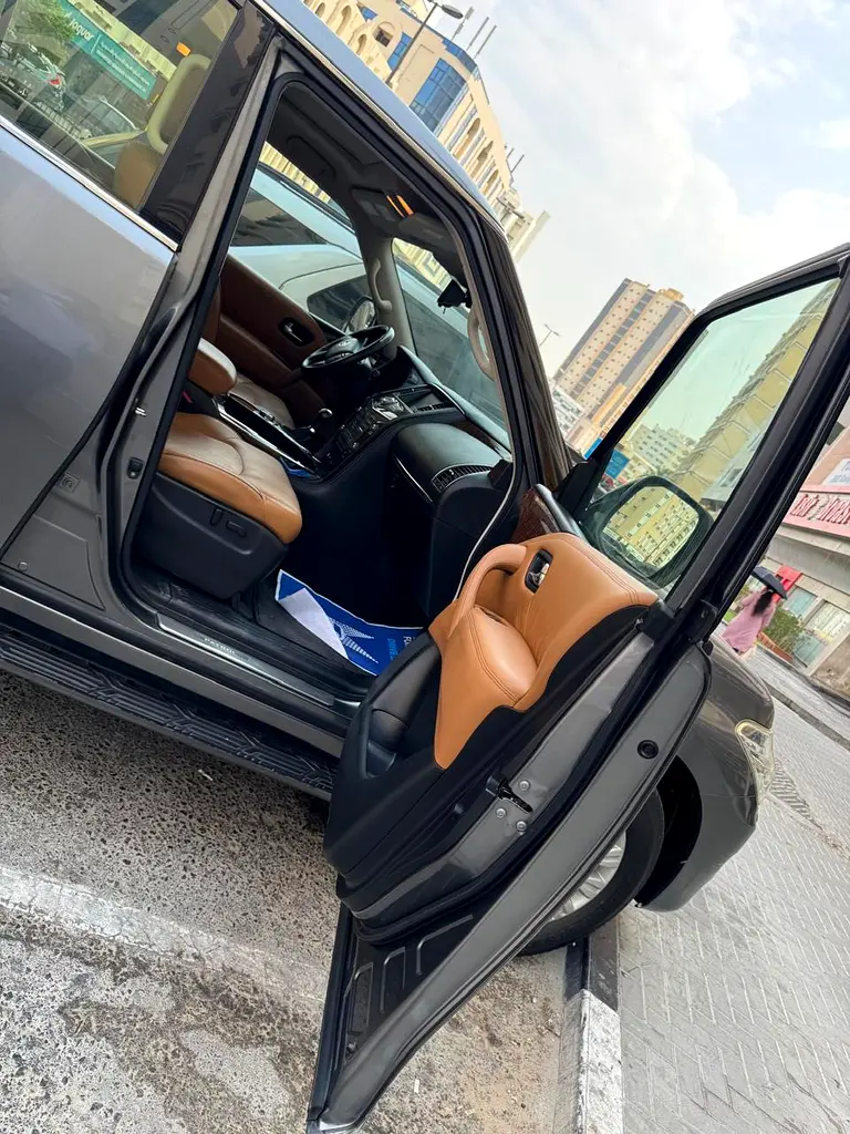 Nissan Patrol 2018 — photo 1 of 10