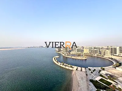وحدة حديثة + غرفة خادمة | إطلالة على القناة | تصميم واسع