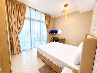 0% commission, female apartment , marina Luxury room with large balcony , full marina view,