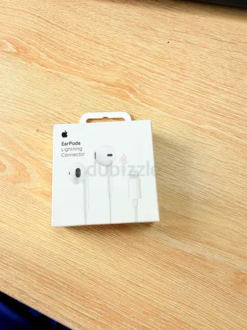 Original Apple EarPods with lightning connector