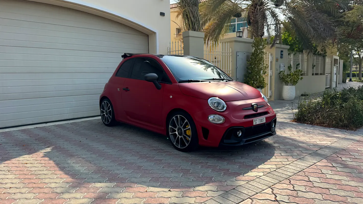 Abarth 695 2023 — photo 1 of 17