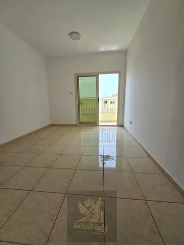 One-bedroom apartment with a living room available for annual rent in the Rolla area. First occupan