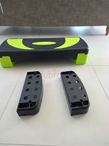 Adjustable aerobic step platform with risers - good condition