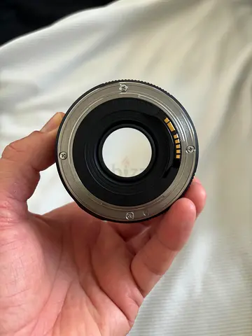 Canon lens 50 mm, excellent for portraits, has a good bokeh