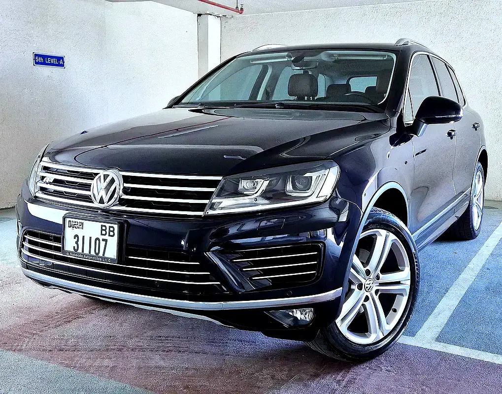 Volkswagen Touareg 2018 — photo 1 of 20