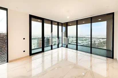 MOTIVATED SELLER | HIGHER FLOOR | READY TO MOVE