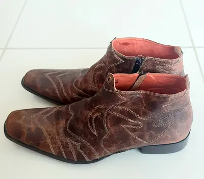 Robert Wayne Men’s Boots – Brown – Size 9