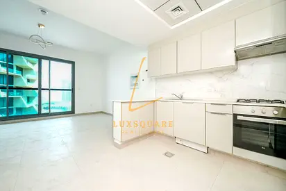 12 Cheques | Vacant Now | Kitchen Appliances