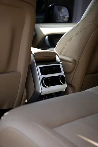 صورة 10 لـ 2024 LAND Rover RANGE ROVER