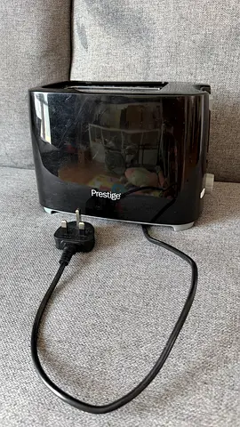 Bread toaster
