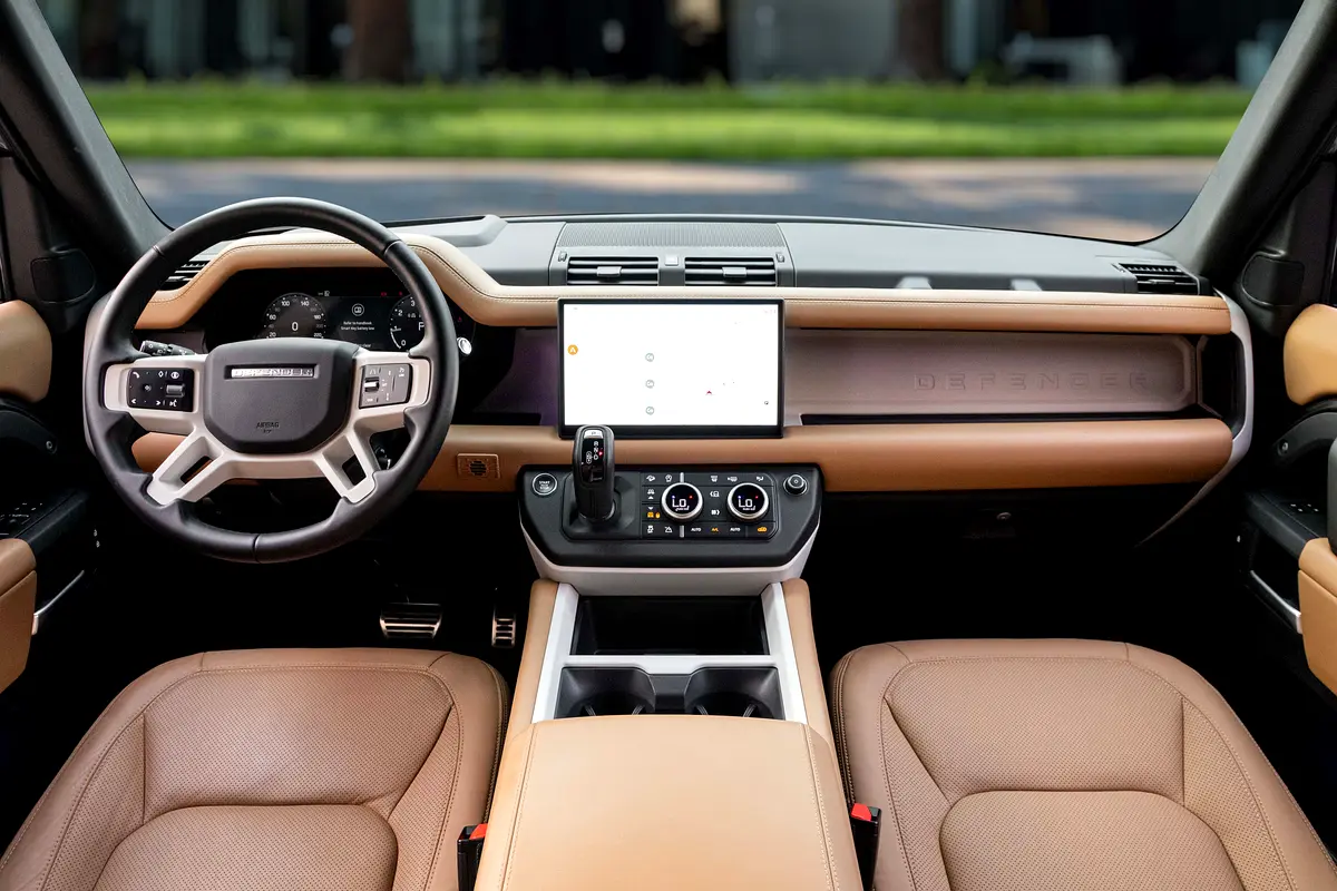 Land Rover Defender 2025