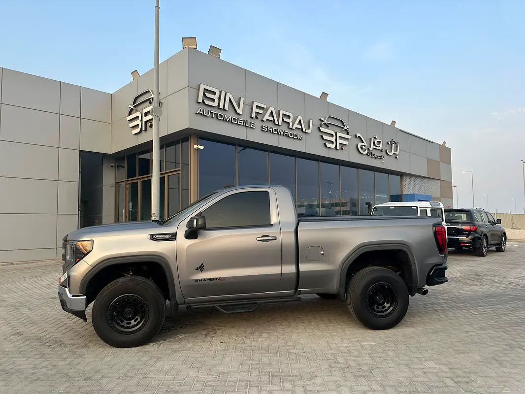 GMC Sierra 2024 — photo 1 of 11