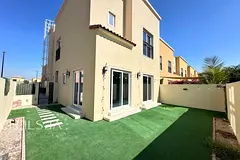 CORNER UNIT | LANSCAPED | PRIME LOCATION