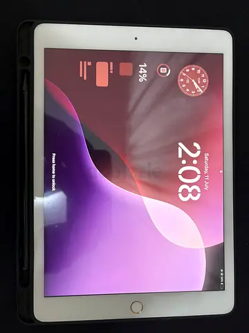 Apple iPad (9.7) with Smart Cover - Good Working Condition 8th generation with sim port