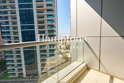 Unfurnished | Mid Floor | Vacant | Ready to move